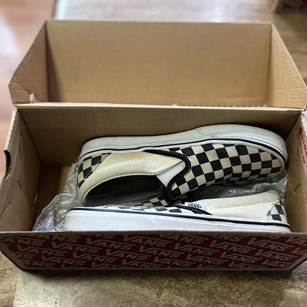Vans - Picture 5 of 6